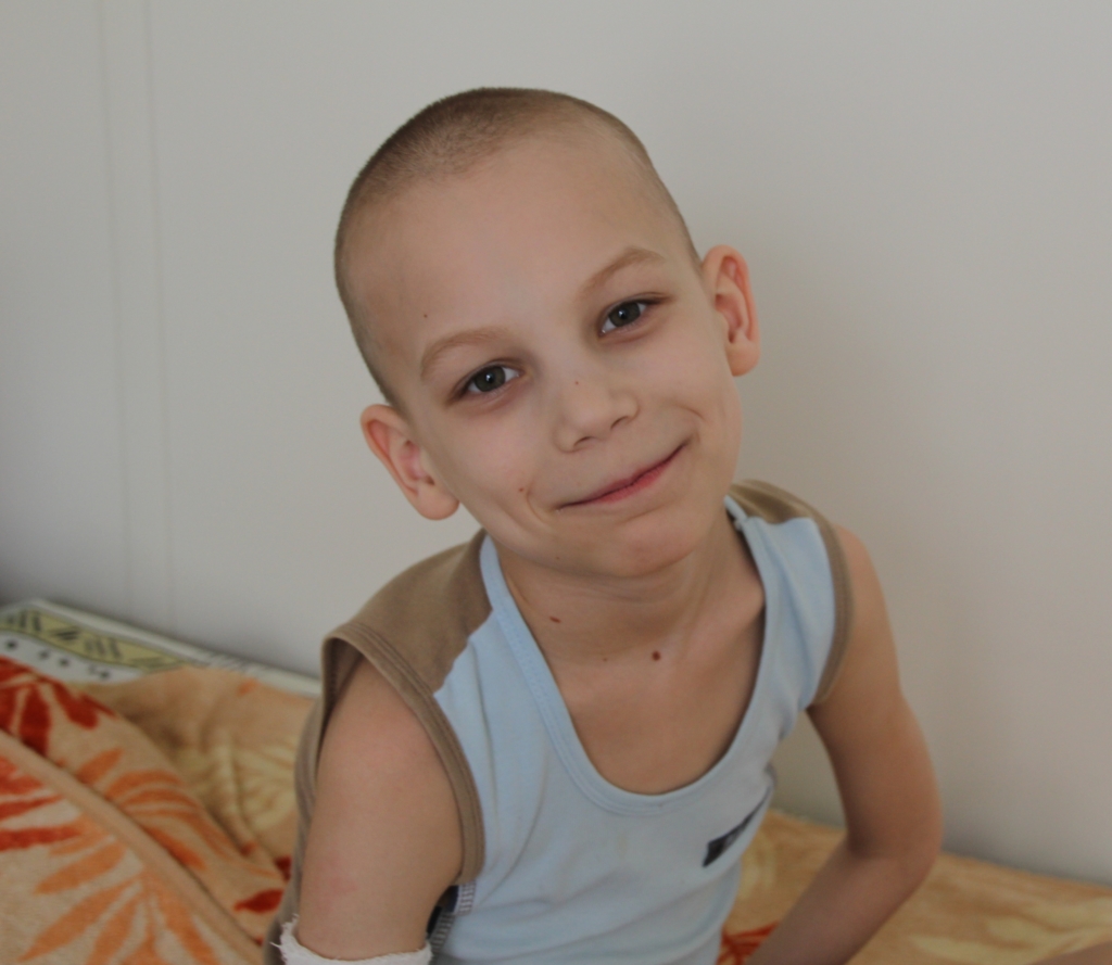 Ребенок 6 лет бледный. Четвёртый ребёнок Косьенко. Фото людей болеющих острым миелобластным лейкозом. Дети Серёги а4.