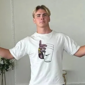 Фото профиля - Мануваров Артем